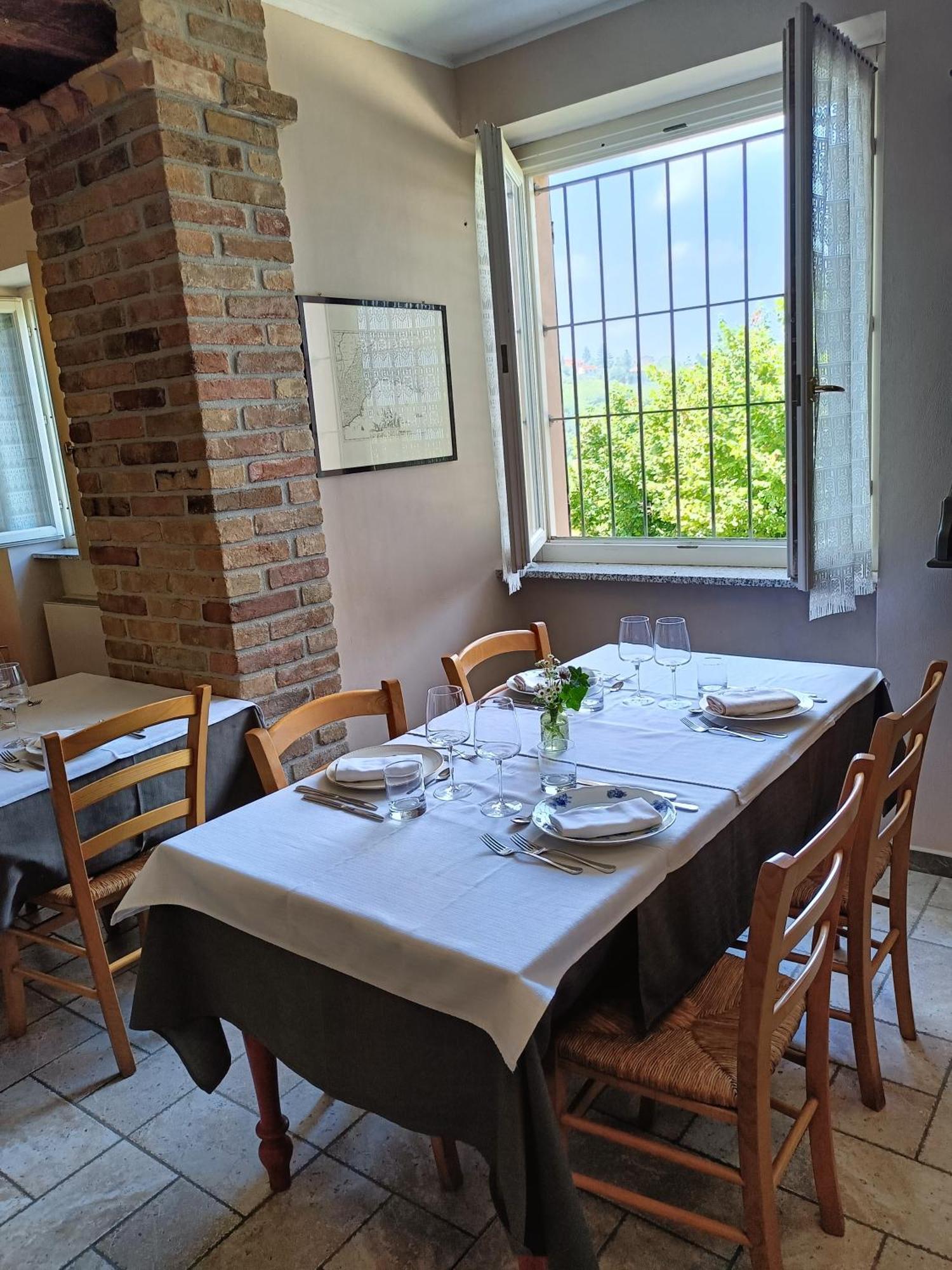 Agriturismo Cascina Anri Mango Bagian luar foto